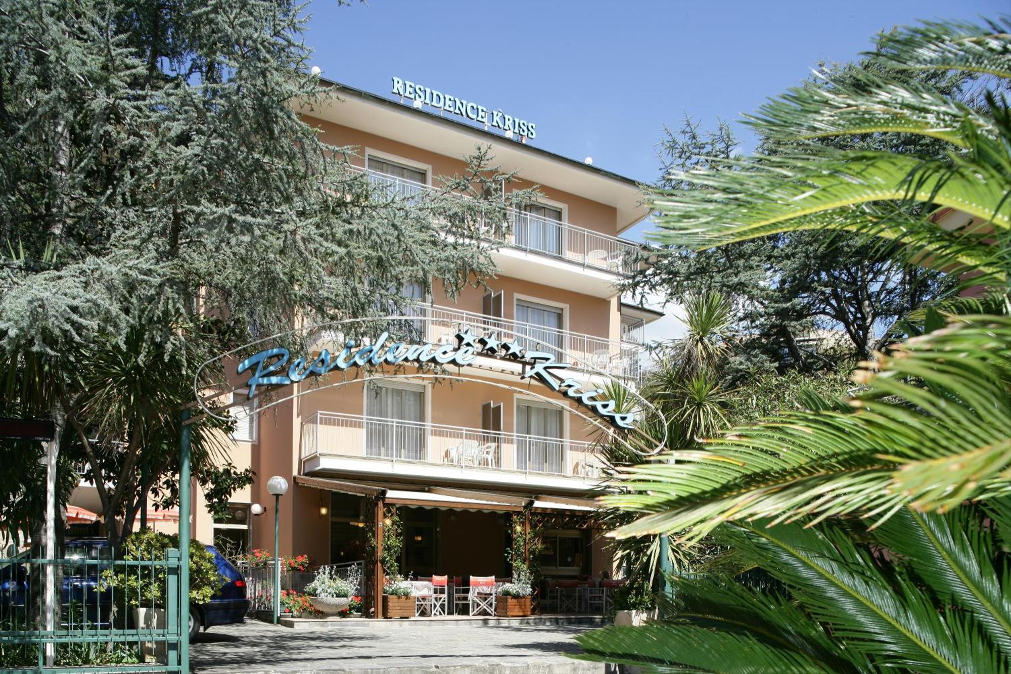 Residence Hotel Kriss дева Марина Экстерьер фото