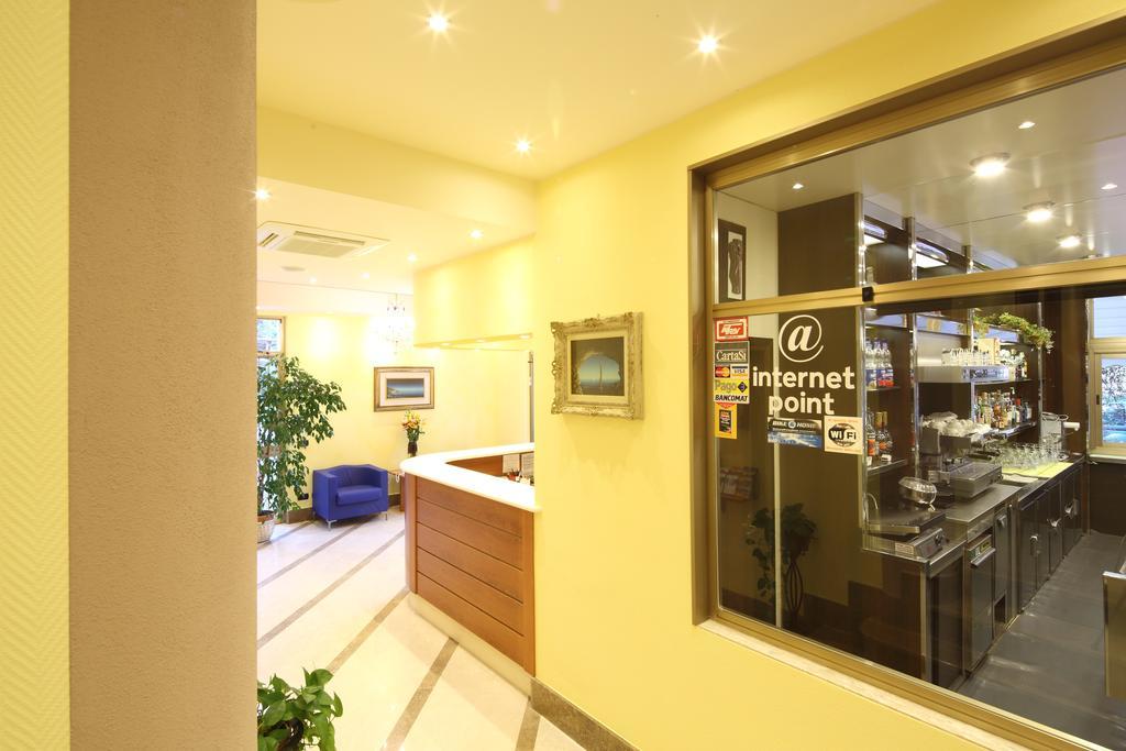 Residence Hotel Kriss дева Марина Экстерьер фото